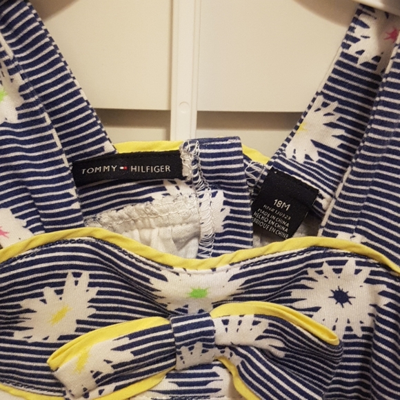 Tommy Hilfiger 18 mnths girl dress set w/ bloomers - Picture 4 of 5